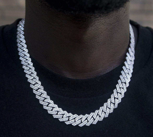 How to Style a Big Chain - The GLD Shop