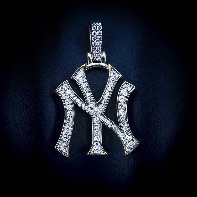 NY Yankees 18k pendant cheapest