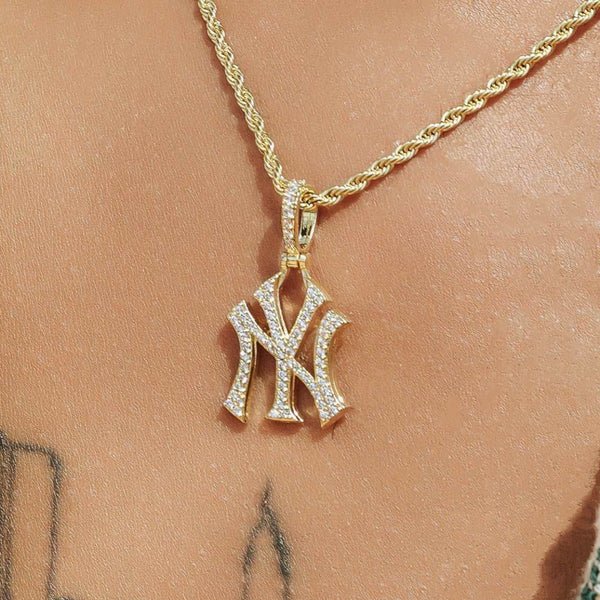 NY Yankees 18k pendant cheapest